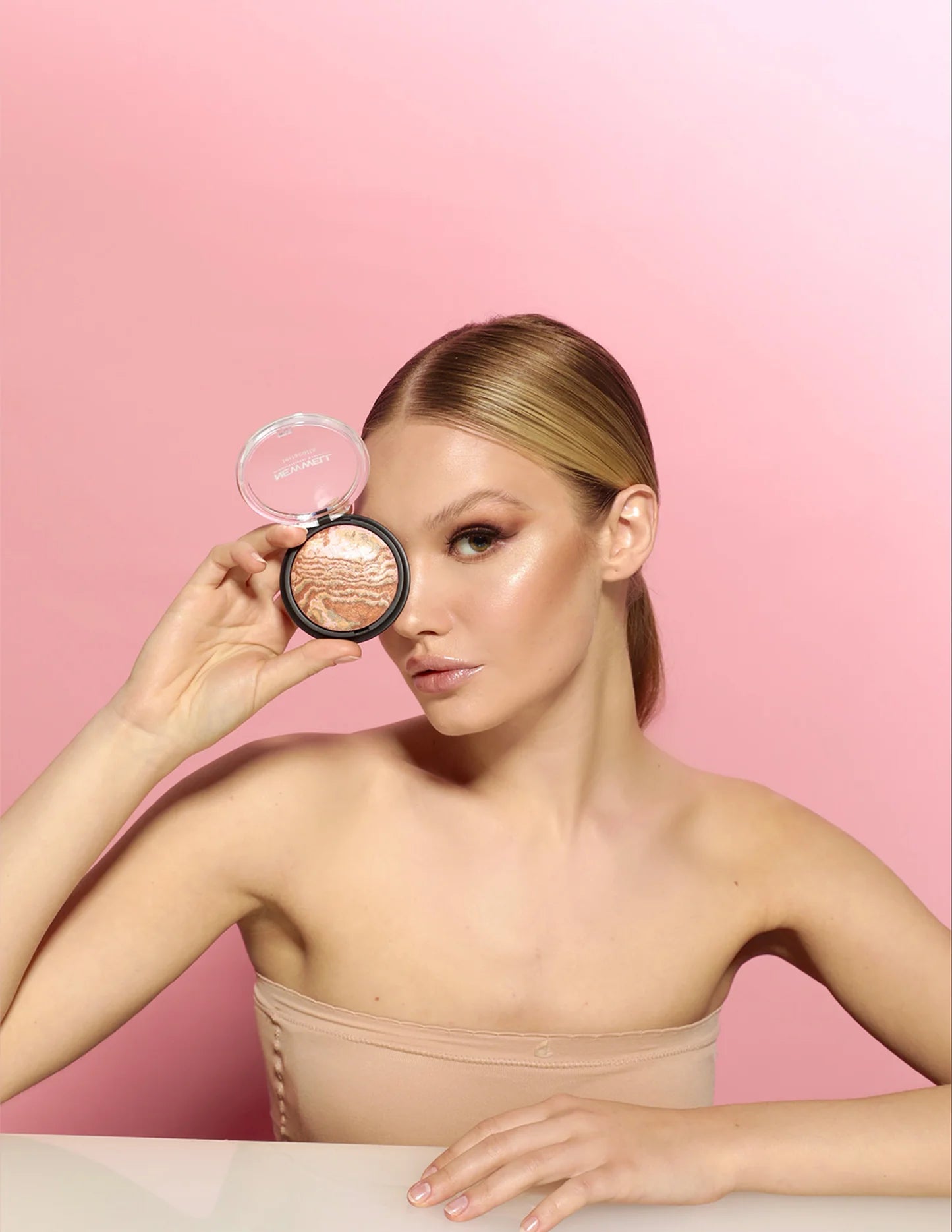 Newwell Terracotta Blusher 01